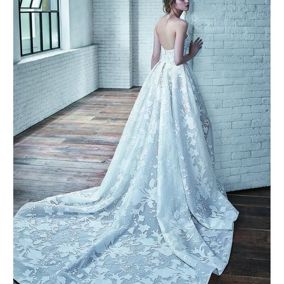 Badgley Mischka Aline Wedding dress - Picture 4 of 4